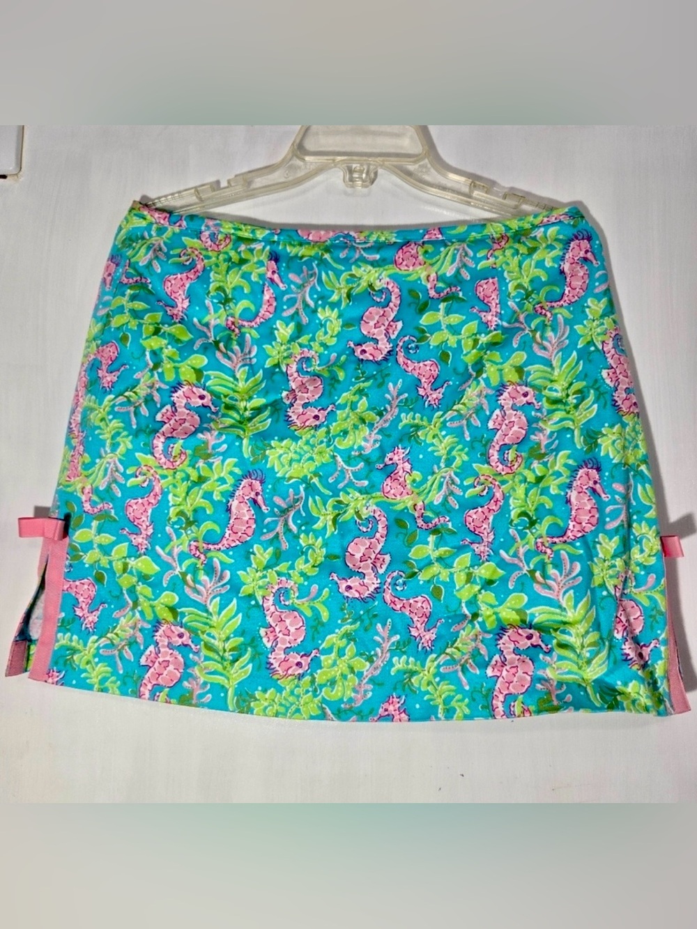 Bamboo Traders skort in a bright turquoise seahorse print.  Sz.10 LIKE NEW